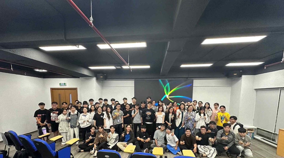 Professor Huynh shared her research at FPT University in Ho Chi Minh City, Vietnam on June 15th as the guest of Prof Linh Hoang and Prof Thuc Ho! 🔬👩🏻‍🏫