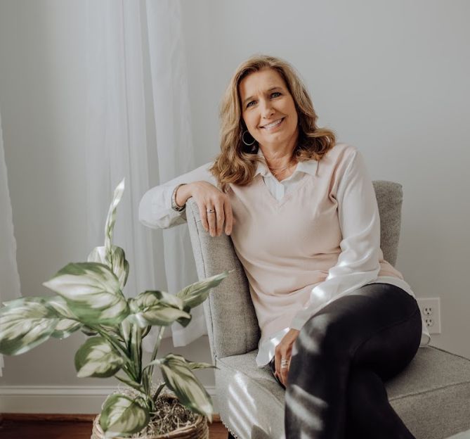 traciewmiles's tweet image. You’ve got a powerful message—don’t let a weak proposal hold it back. I can help: traciemiles.com #ChristianAuthor #BookPitch #WritingSupport