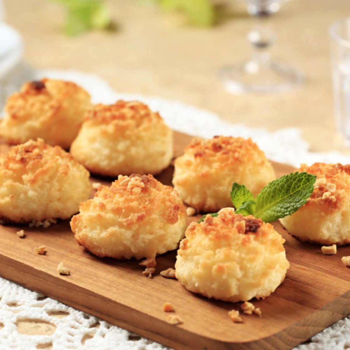 milktearapy's tweet image. Looking for the perfect sweet companion to your drink? Try our light and delicious macaroons that melt in your mouth. Stop by and grab your favorites today!
#Macaroons
bubbleteadepew.com/macaroons