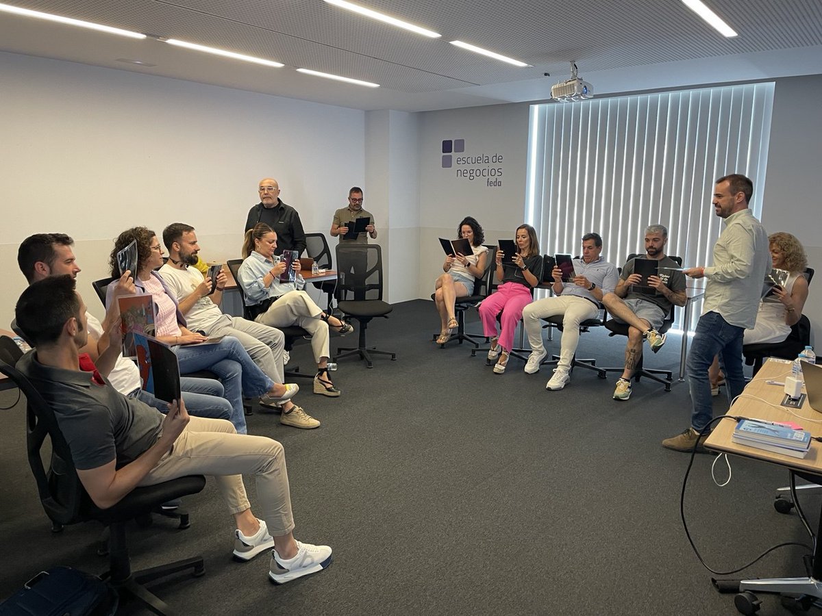 Escuela de Negocios FEDA (@en_feda) on Twitter photo Hoy continuamos trabajando en el diseño del plan estratégico de AllJuiceMed (GAP Fruits), junto a Fernando Botella <a href="/fb_think/">fernando botella</a>, en una jornada centrada en construir una visión de futuro clara, ambiciosa y compartida.
#ENFEDAFormación #FormaciónAMedida #FormaciónInCompany Hoy continuamos trabajando en el diseño del plan estratégico de AllJuiceMed (GAP Fruits), junto a Fernando Botella <a href="/fb_think/">fernando botella</a>, en una jornada centrada en construir una visión de futuro clara, ambiciosa y compartida.
#ENFEDAFormación #FormaciónAMedida #FormaciónInCompany