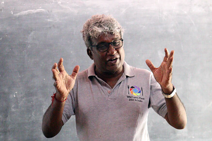 14 years of Blogging

Even with the ever-increasing popularity of video content, my travel blog has survived 14 years  

Recently, the About Me and Destination pages have been updated

About Me: tinyurl.com/32ac5wvb
Destination: tinyurl.com/y4udf449