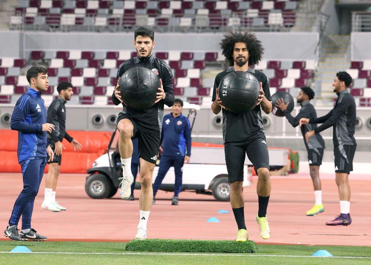 📸| Coach Aleix Mora with the Qatar National Team.