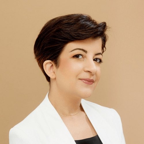 Congratulations to CHLPE member @RoojinHabibi on successfully defending her PhD! Her contributions to the field of global health law have been truly impressive, and we look forward to all that she will accomplish in the years to come. 👏🎓 #PhDDefense #CHLPE