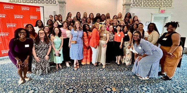 ScrippsHowardFd's tweet image. Congratulations to the Scripps Howard Fund's Philanthropic Development Manager Kaeli Erskine!
Erskine graduated from the YWCA Greater Cincinnati Rising Star Equity Leadership Program. @YWCAUSA