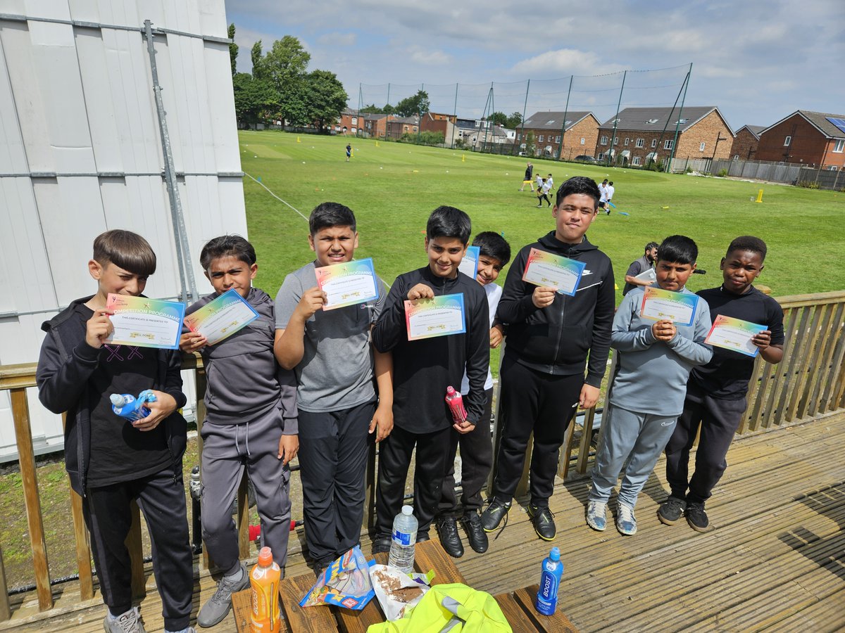 Our yr5/6 visited Werneth Cricket Club this morning to play against 10 other schools! The fundamentals that they'd learnt at Wednesday's Cricket Club really paid off as they came a very good THIRD place, well done all!

#beaperformer
#believeachievesucceed
#OACoaching