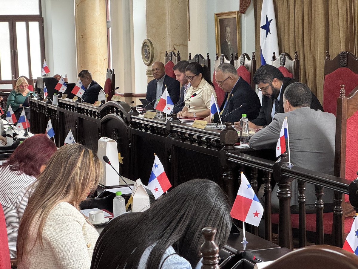 #EnDirecto Sesión ordinaria número 25 del año 2025 

youtube.com/live/gSJsm2CWU… vía <a href="/YouTube/">YouTube</a>