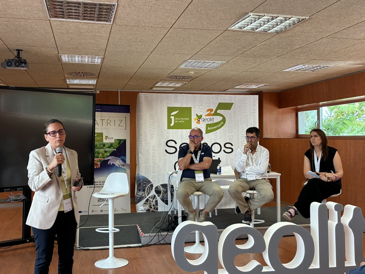 APTE (@apte_es) on Twitter photo 🗣️Mesa redonda sobre acciones que los parques científicos y tecnológicos pueden desarrollar en el marco de la nueva Ley de Industria. Participan: Carles Fillat <a href="/TecnoCampus/">TecnoCampus</a>, Belén Talavera <a href="/FundecytPCTEX/">FUNDECYT-PCTEX</a> y Javier Taibo <a href="/FundacionPTS/">Fundación PTS (Parque Tecnológico de la Salud)</a>.
#LosParquesAportan <a href="/Geolit_Jaen/">Geolit</a> 🗣️Mesa redonda sobre acciones que los parques científicos y tecnológicos pueden desarrollar en el marco de la nueva Ley de Industria. Participan: Carles Fillat <a href="/TecnoCampus/">TecnoCampus</a>, Belén Talavera <a href="/FundecytPCTEX/">FUNDECYT-PCTEX</a> y Javier Taibo <a href="/FundacionPTS/">Fundación PTS (Parque Tecnológico de la Salud)</a>.
#LosParquesAportan <a href="/Geolit_Jaen/">Geolit</a>