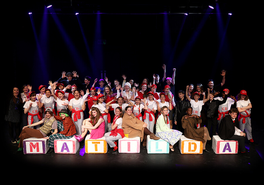 A huge well done to the cast of Matilda the Musical for three excellent shows in the Performing Arts Centre last week. See a gallery of superb pictures here: tinyurl.com/237xy9mk
#drama #worthdrama #matilda #showtime #juniorschool