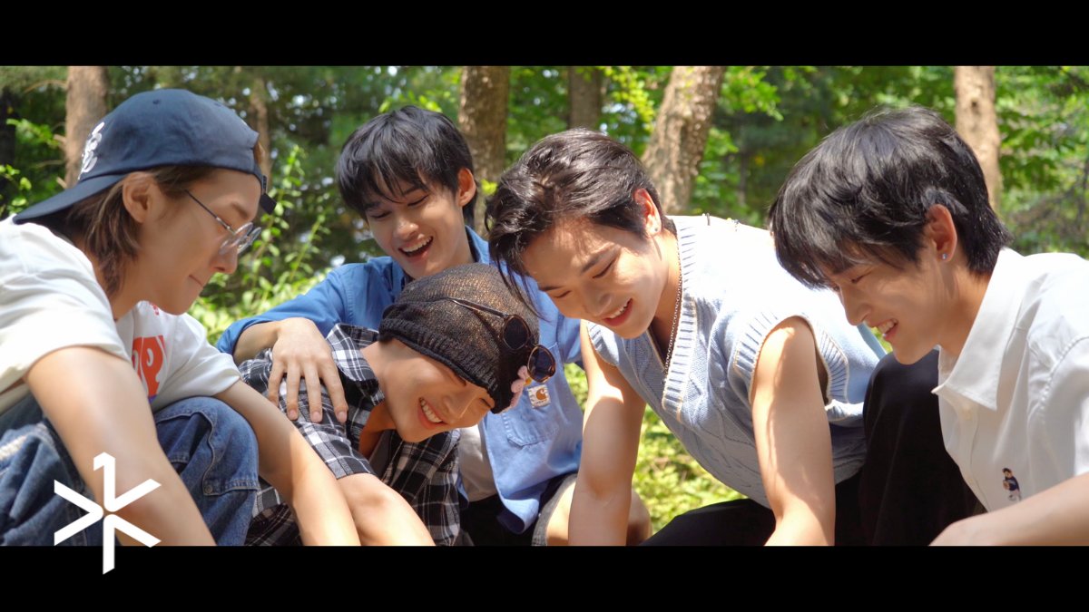 [🎥] 1VERSE OFFICIAL FANDOM NAME ANNOUNCEMENT

🔗 youtu.be/zHs4VRzIMcE

#1VERSE #유니버스