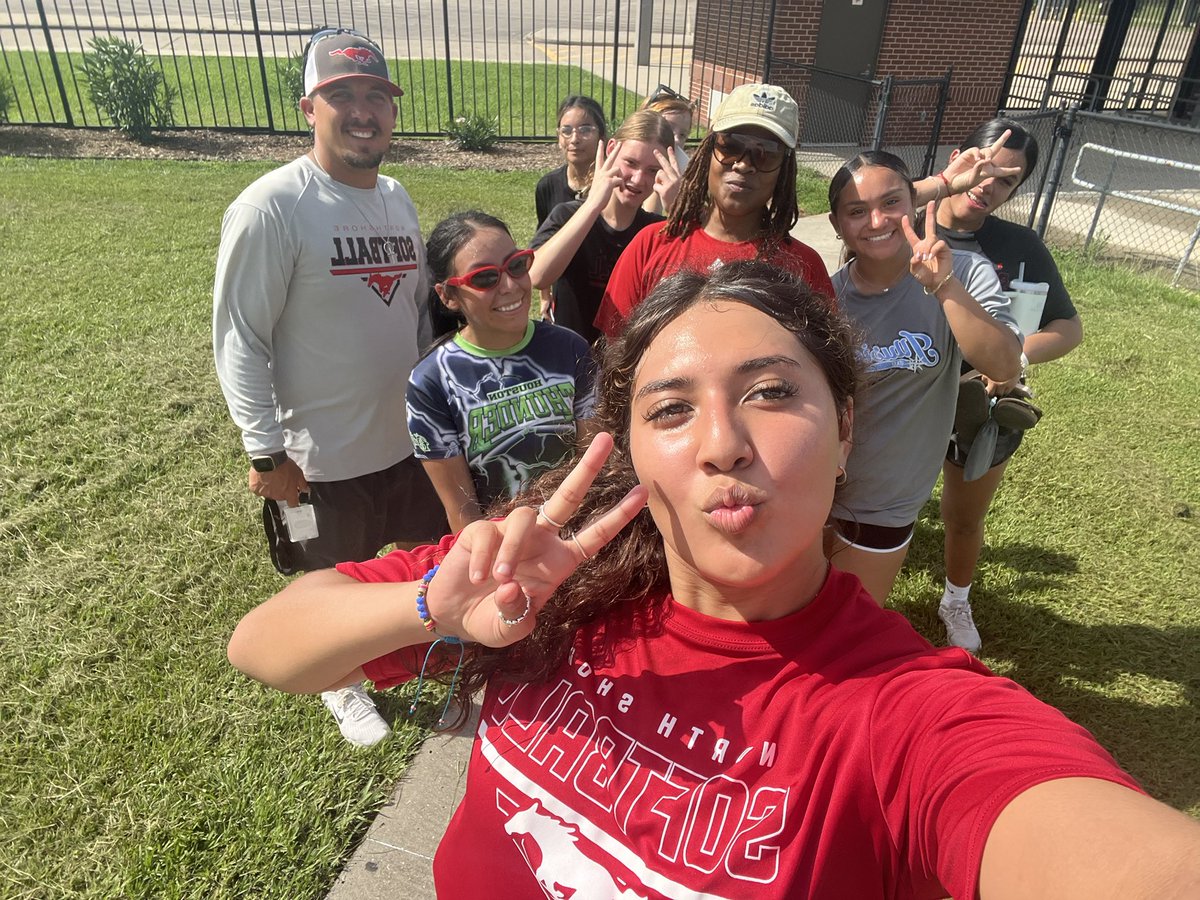 💪🔥 North Shore Softball girls putting in the WORK this summer!
Strength, speed, and grit being built every day at our Summer S&amp;C Camp.
Championships are earned long before the season starts. 🥎 #WorkWhileTheyRest #NSSoftball #BuiltNotBorn
<a href="/NSSH_Mustangs/">North Shore Sr. High</a> 
<a href="/NorthShoreSB/">North Shore Softball</a>
