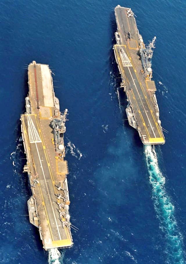 Aircraft carrier

CV #FSClemenceau R98 (1961-1998)
CV #FSFoch R99 (1963-2000)
Clemenceau Class

<a href="/MarineNationale/">Marine nationale</a> 🇫🇷