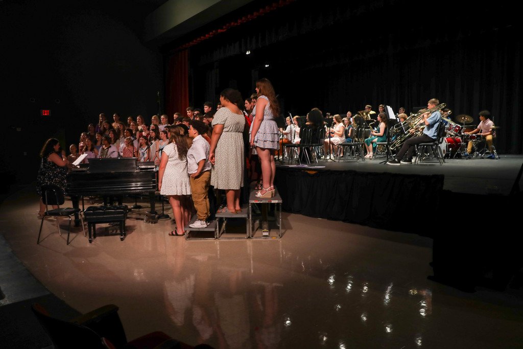 Our students lit up the stage and gallery with their creativity and talent at the Middle/High School “Pops” Art Show and Band/Chorus Concert!  Photos: lyonscsd.org/page/performin… #LeadLikeALion #TheRoarContinues #PerformingArts