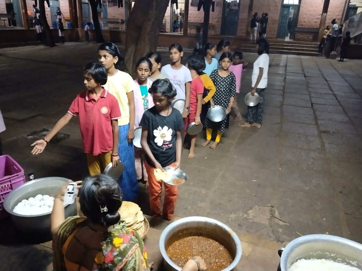 Today's dinner  #SocialAudit_SWDMeals #SocialWelfare_Karnataka <a href="/SWDGoK/">ಸಮಾಜ ಕಲ್ಯಾಣ ಇಲಾಖೆ</a>