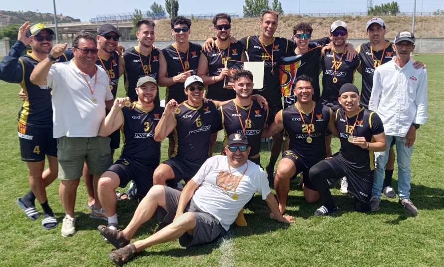 🏈 FLAG FOOTBALL - Spanish Flag Bowl 2025: 

Edición histórica con títulos para Barcelona Pagesos y Madrid Capitals femenino 

🔗historiadeportiva.com/2025/06/spanis…