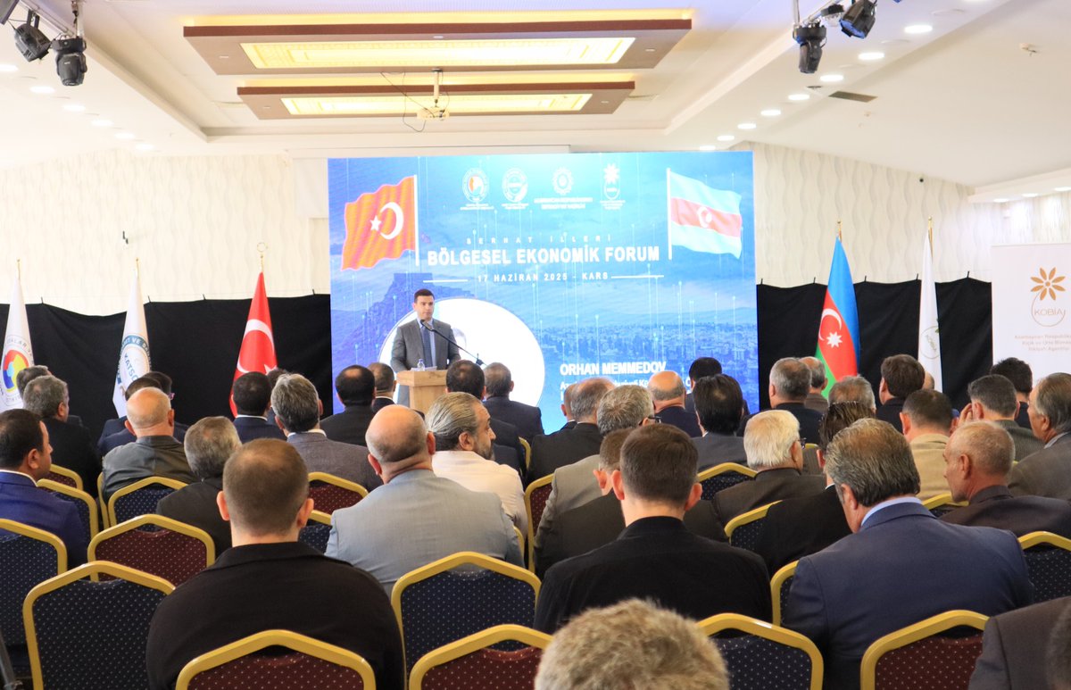 smbgovaz's tweet photo. #Qars şəhərində Türkiyə-Azərbaycan Regional İqtisadi Forumu keçirilib. Azərbaycanın Qars şəhərindəki Baş Konsulluğunun dəstəyi, Türkiyənin Odalar və Borsalar Birliyi, Qars Ticarət və Sənaye Palatasının və KOBİA-nın birgə təşkiatçılığı ilə keçirilən forumda Azərbaycan və #Türkiyə iş adamlarının iştirakı ilə iqtisadi-ticarət əlaqələrinin və regionlararası əməkdaşlığın genişləndirilməsinə, yeni əməkdaşlıq istiqamətlərinə dair müzakirələr aparılıb, Azərbaycan və Qarsın #biznes və #investisiya imkanlarına dair təqdimatlar keçirilib.
Ətraflı - https://t.co/Xoz4nlkirE
#KOBİA