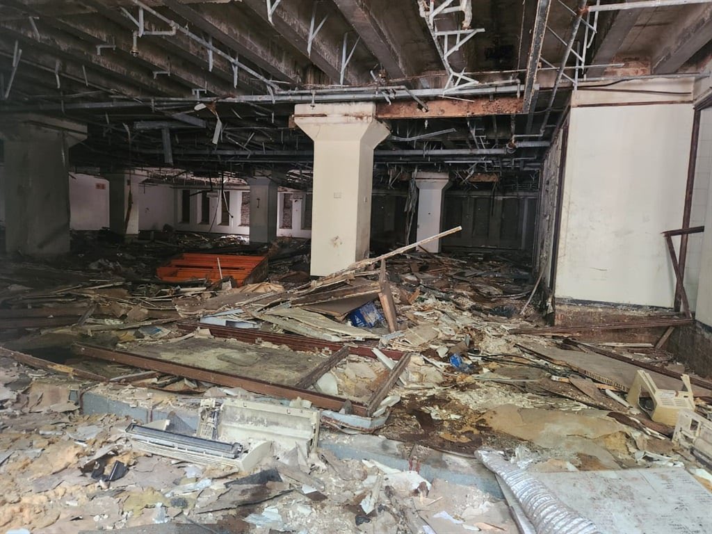 jozi117's tweet photo. 🚨 URGENT: Save Johannesburg’s Municipal Records!

The condemned Metro Centre houses CRITICAL documents:

📋 Building plans
🏙️ Town planning records
⚖️ Legal archives
📚 Law library documents

Sign the petition: https://t.co/gvadAEvb7S

@CityofJoburgZA  @DA_JHB https://t.co/Dg8xyQgv5N