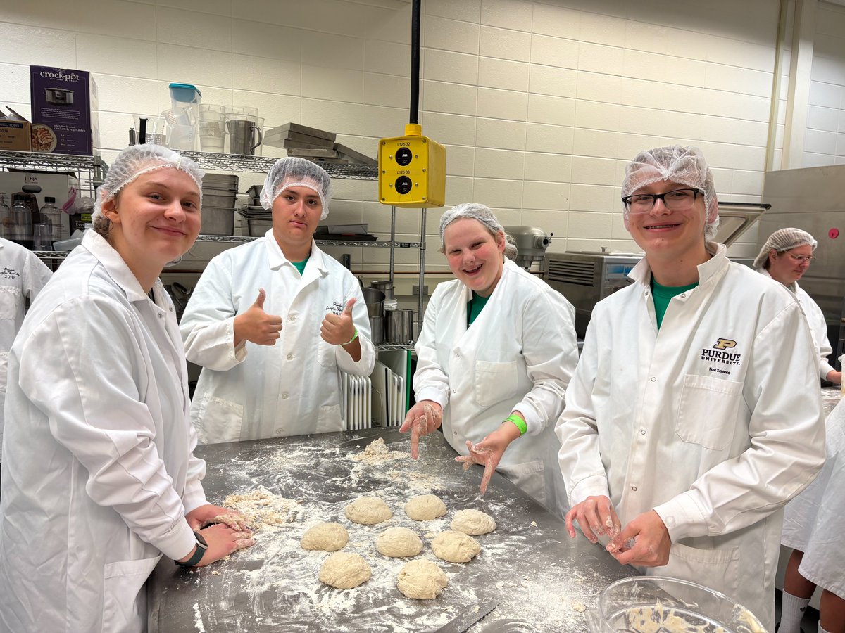 PurdueFoodSci's tweet image. Last week, we welcomed Indiana high school students to Nelson Hall for 4-H Academy. From aquaponics to fermentation to food safety, attendees explored the science behind food while getting a little doughy along the way. We hope inspired a few future food scientists!