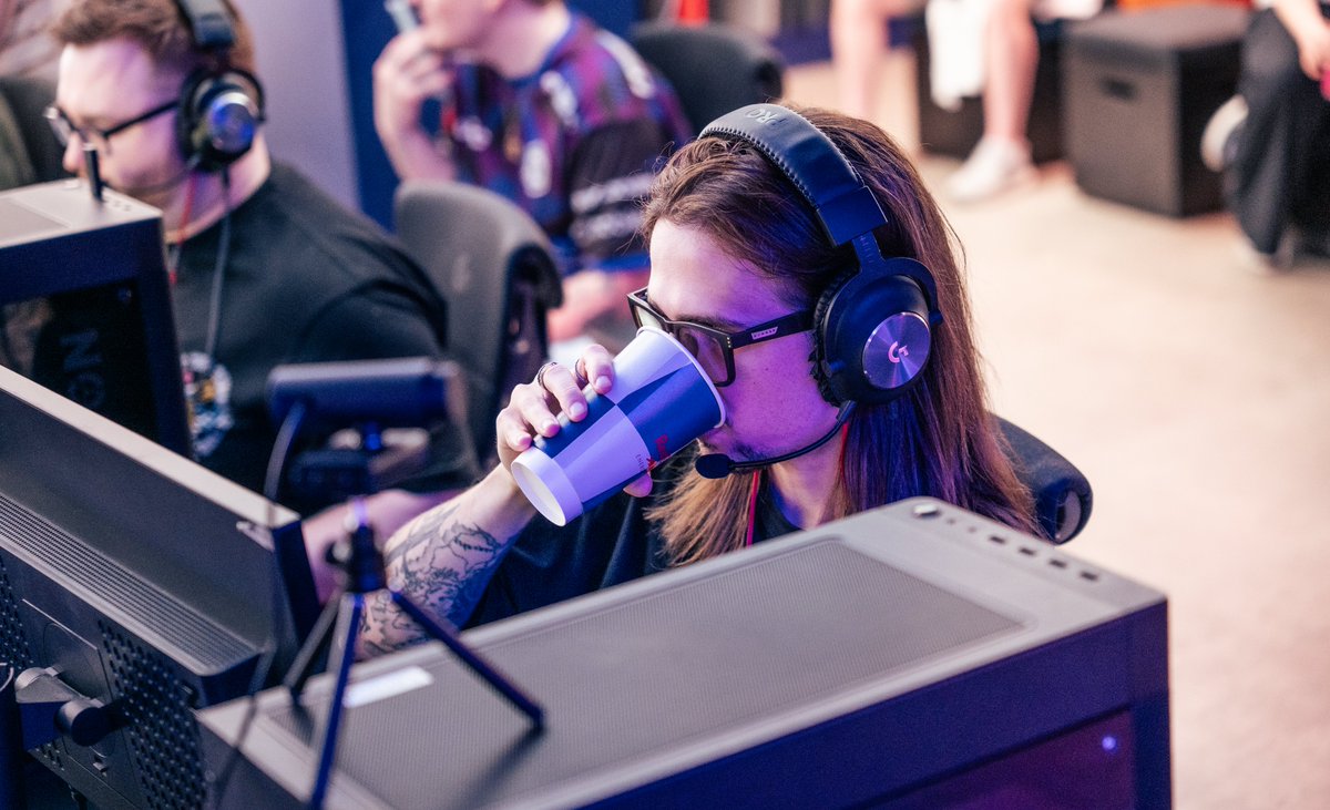 MAP 2 LIVE🔴

Time to give it everything you have got #28AvgAge. Will they take us to a third map?

Map 2 is Ancient (<a href="/GONXTGG/">NXT</a> pick)

📺: twitch.tv/ukicircuit