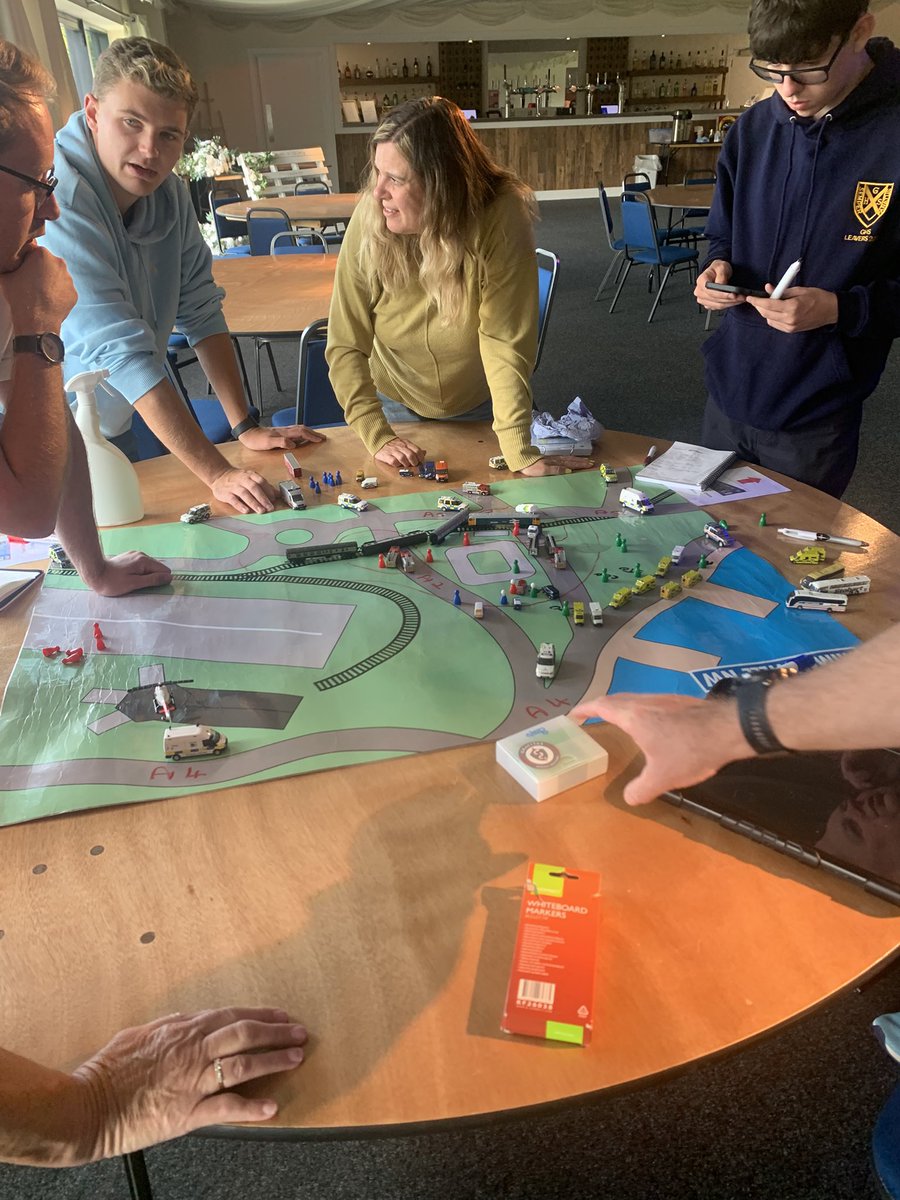 jbj3131's tweet image. Students start to turn theory in practice with a table top. #MIMMS #Gravitas Medical Solutions