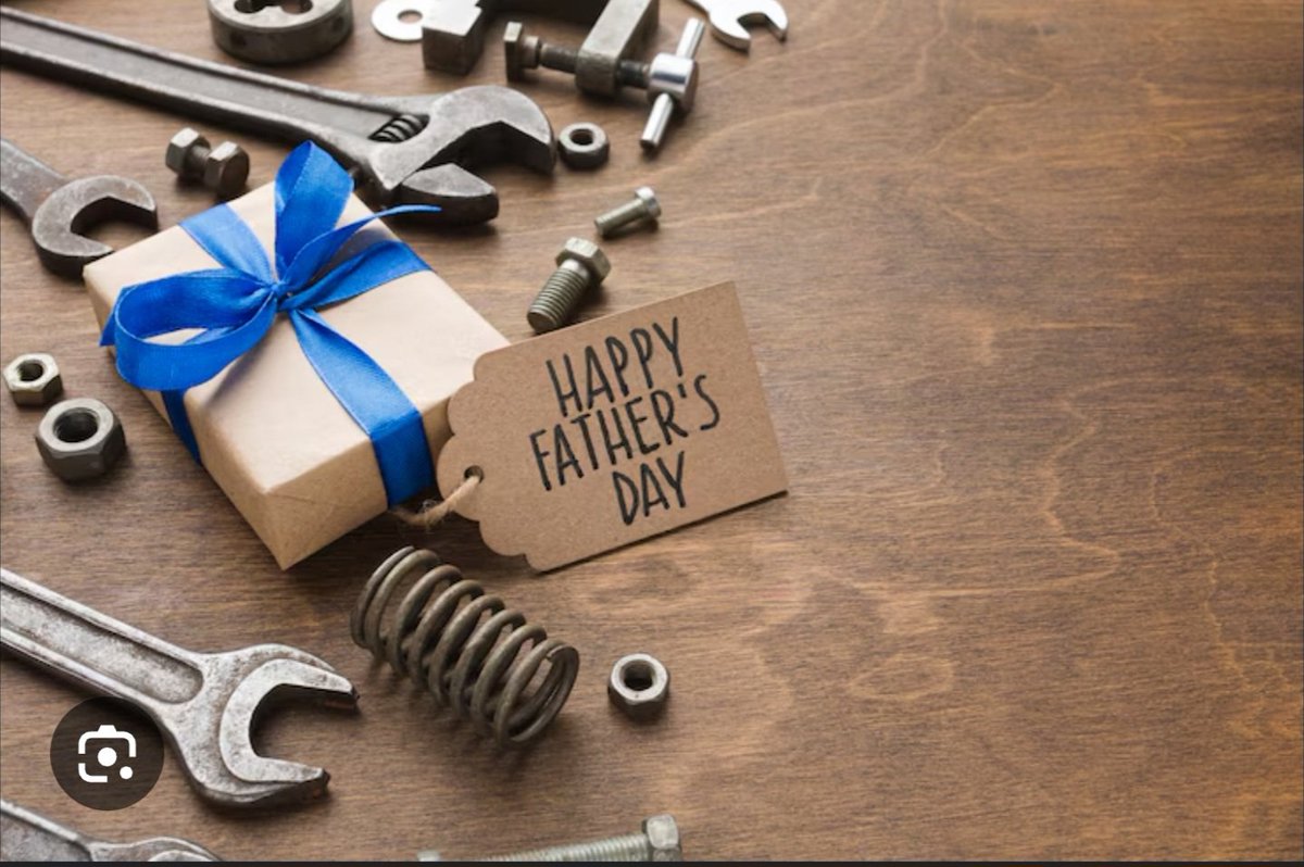 Dios bendiga a todos los Padres de familia y les fortalezca cada dia, reconocemos la admirable tarea que realizan  combinada con templanza,  amor y dedicación.
Dios todopoderoso sature sus corazones de gozo y paz... reciban #bendiciones de lo alto.