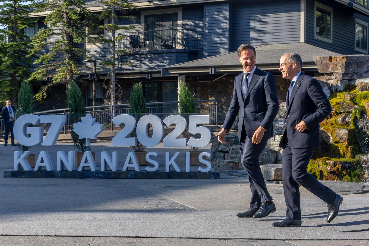 Mark Rutte (@secgennato) on Twitter photo Great to be in 🇨🇦 for the G7 summit. Thanks so much to <a href="/MarkJCarney/">Mark Carney</a> for the warm welcome and good discussion on #NATO. Canada plays a key role in our Alliance. Looking forward to doing more together - investing more, producing more, and ensuring continued support to Ukraine. Great to be in 🇨🇦 for the G7 summit. Thanks so much to <a href="/MarkJCarney/">Mark Carney</a> for the warm welcome and good discussion on #NATO. Canada plays a key role in our Alliance. Looking forward to doing more together - investing more, producing more, and ensuring continued support to Ukraine.