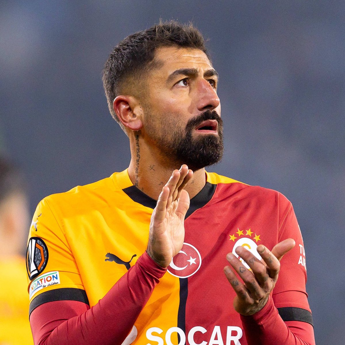 Bize verdiğin emeğin ve yaşattığın şampiyonluklar için teşekkürler dayı 👏💛♥️🦁

Yolun açık olsun dayı inşallah geri kalan hayatın ve kalbin gibi güzel olur...