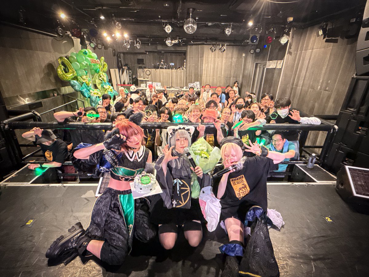 2025.6.17 BEYOND

SE3-Dystopia-
1.HELIOS
2.Meteorite
3.Puzzle
4.ViVi
5.スローモーニング(cover)
6.TRA TRA TRA
7.Arcadia Ego
En
8.STARDUST