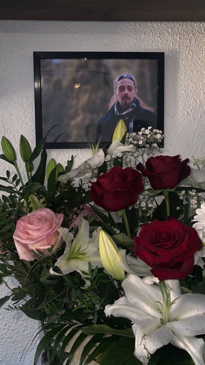 maeeelyss_t's tweet photo. Milles merci à tous pour vos beaux hommages à papa… À tout ceux présents, mais aussi à ceux présents par la pensées… Nous n’oublierons jamais❤️ https://t.co/H78W1HD2ch