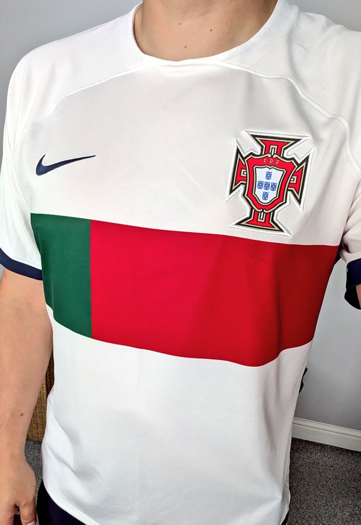 ThePedronator's tweet image. All it needs is a little patience. I thought I'd have to pay silly money for this so when it popped up on Vinted for £15, I snapped it up (and all the tags are legit)
This is the Portugal 22/23 away shirt. One of the last from Nike and one of my favourites.
