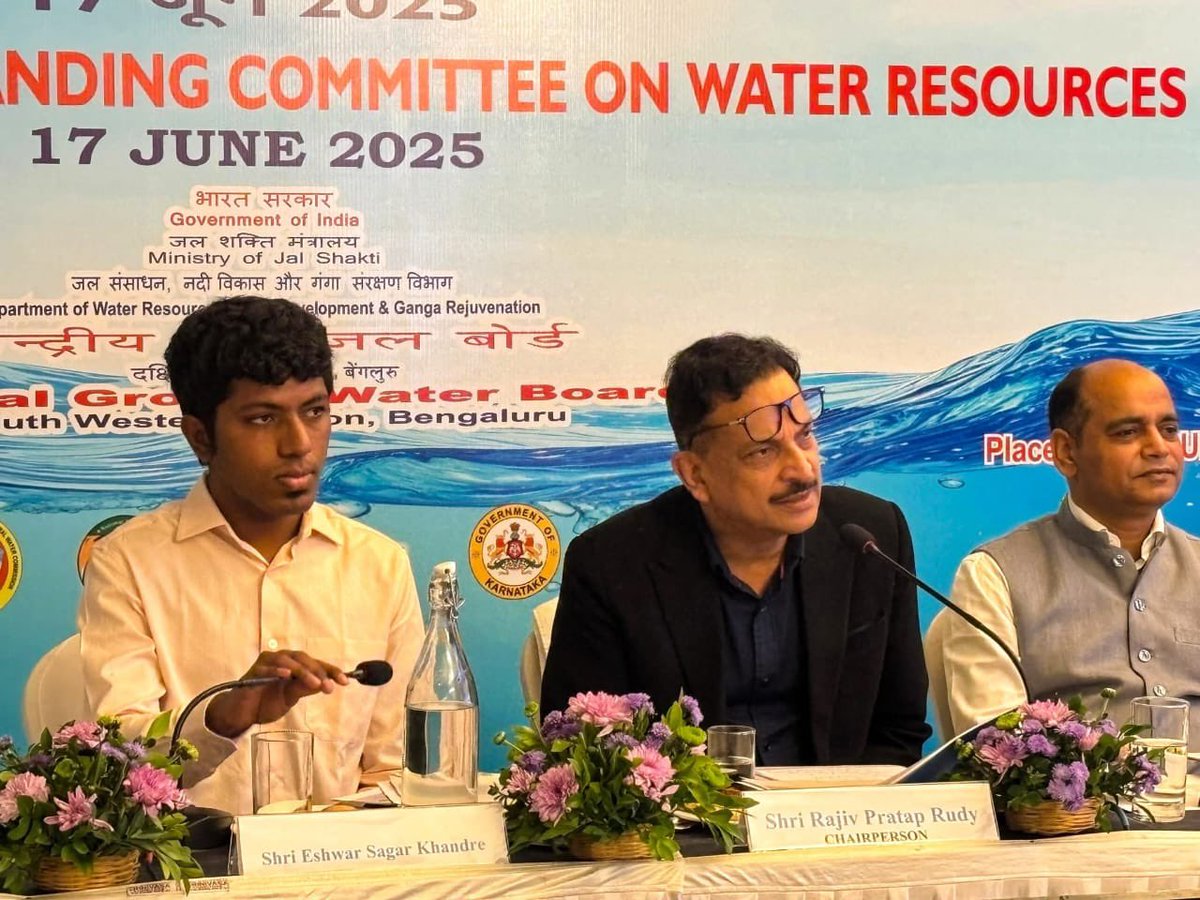 SagarKhandre12's tweet photo. Participated in the Parliamentary Standing Committee meeting on Water Resources at Bandipur.

Held key discussions with officials on conserving water sources in South India's national parks, tiger reserves, and wildlife sanctuaries.

Protecting natural water systems is essential for ecological balance and biodiversity.

#Bandipur #WaterResources #TigerReserves #EnvironmentConservation