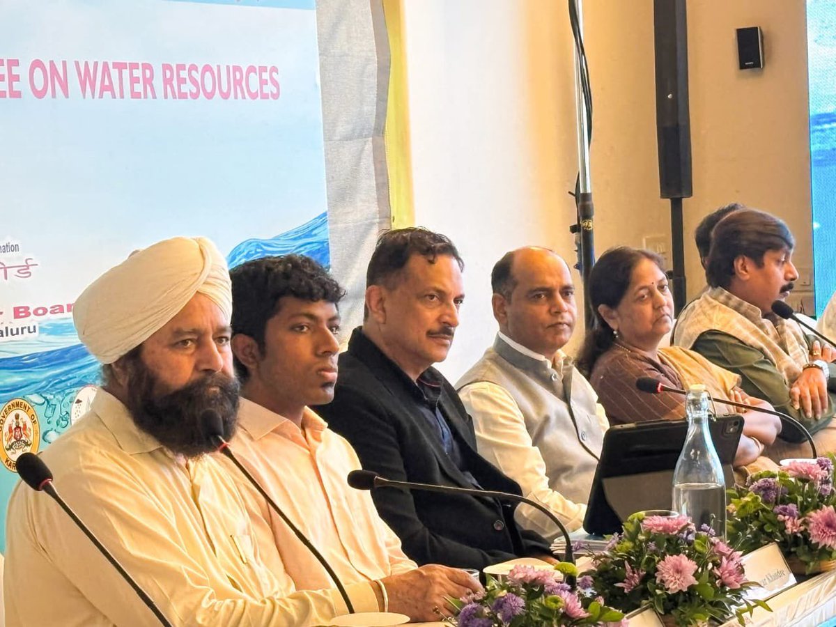 SagarKhandre12's tweet photo. Participated in the Parliamentary Standing Committee meeting on Water Resources at Bandipur.

Held key discussions with officials on conserving water sources in South India's national parks, tiger reserves, and wildlife sanctuaries.

Protecting natural water systems is essential for ecological balance and biodiversity.

#Bandipur #WaterResources #TigerReserves #EnvironmentConservation