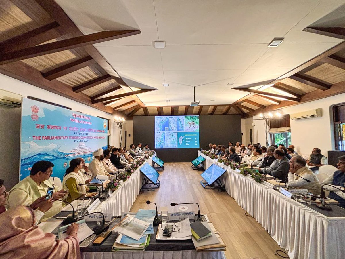 SagarKhandre12's tweet photo. Participated in the Parliamentary Standing Committee meeting on Water Resources at Bandipur.

Held key discussions with officials on conserving water sources in South India's national parks, tiger reserves, and wildlife sanctuaries.

Protecting natural water systems is essential for ecological balance and biodiversity.

#Bandipur #WaterResources #TigerReserves #EnvironmentConservation