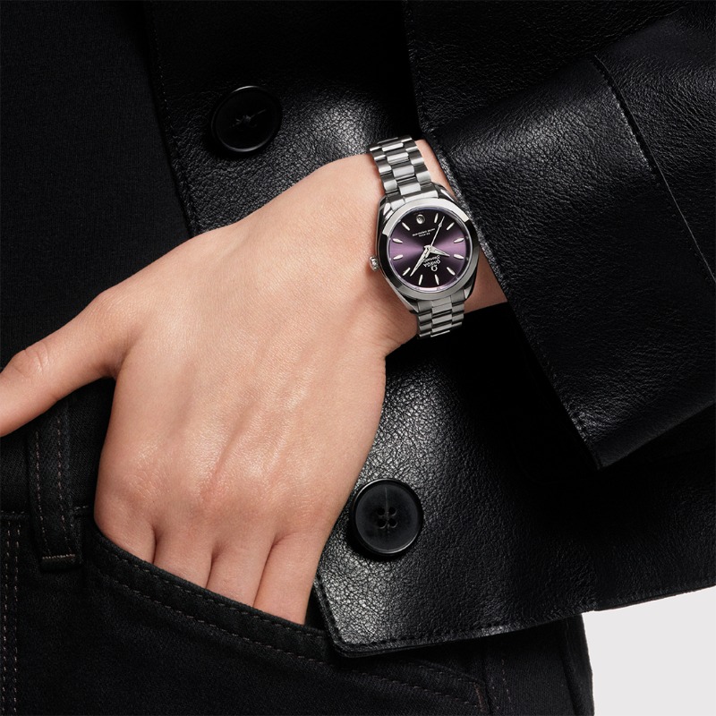 omegawatches's tweet photo. Presenting our new Aqua Terra 30 mm, housing the smallest ever calibre to be Master Chronometer certified. Discover the 12 models available in this refined collection, including these choices in stainless steel. Discover more: https://t.co/vuiXrGbaCX

#OMEGA
#AquaTerra