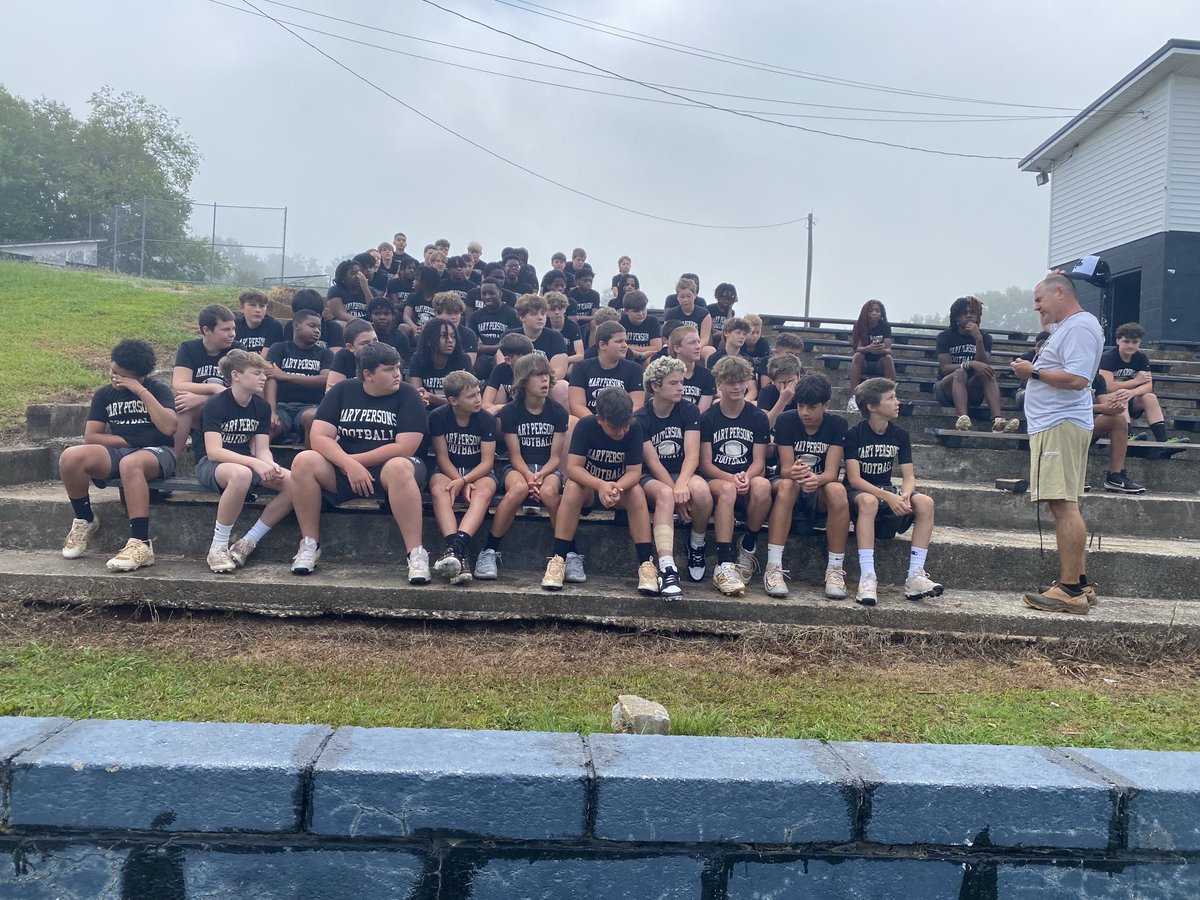 gbi185's tweet photo. @MCMS_Bulldogs 🏈 week 3 of summer conditioning for these young DOGS to get 1% better so they can be ready to stay ready‼️ #gothesecondmile @smalltweed42 @IamaCHAMP91 @MPHSFootball https://t.co/GrxzjJ9mOX