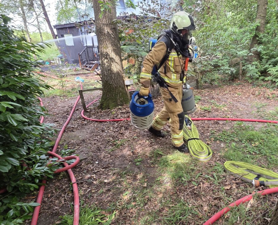 Bewoonster zwaar gewond na brand in Chalet in Zuidlaren