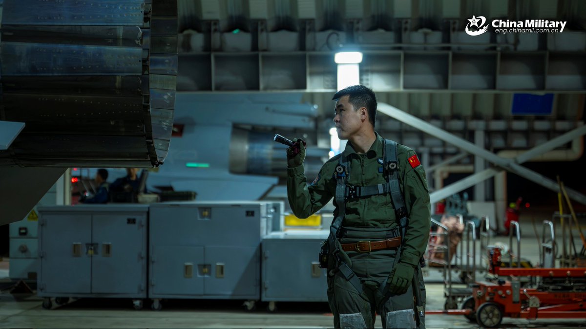 ChinaMilBugle's tweet photo. Nighttime Training: #Photos show #J10 fighter jets attached to an aviation brigade with the air force under Chinese PLA #SouthernTheaterCommand participating in a nighttime flight training exercise. #Chinamilitary https://t.co/KH8qLcy1SK