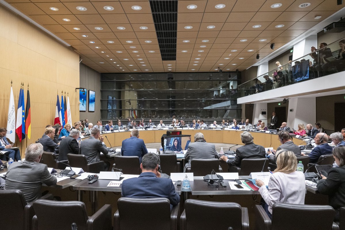 Bundesministerium für Wirtschaft und Energie tweet media