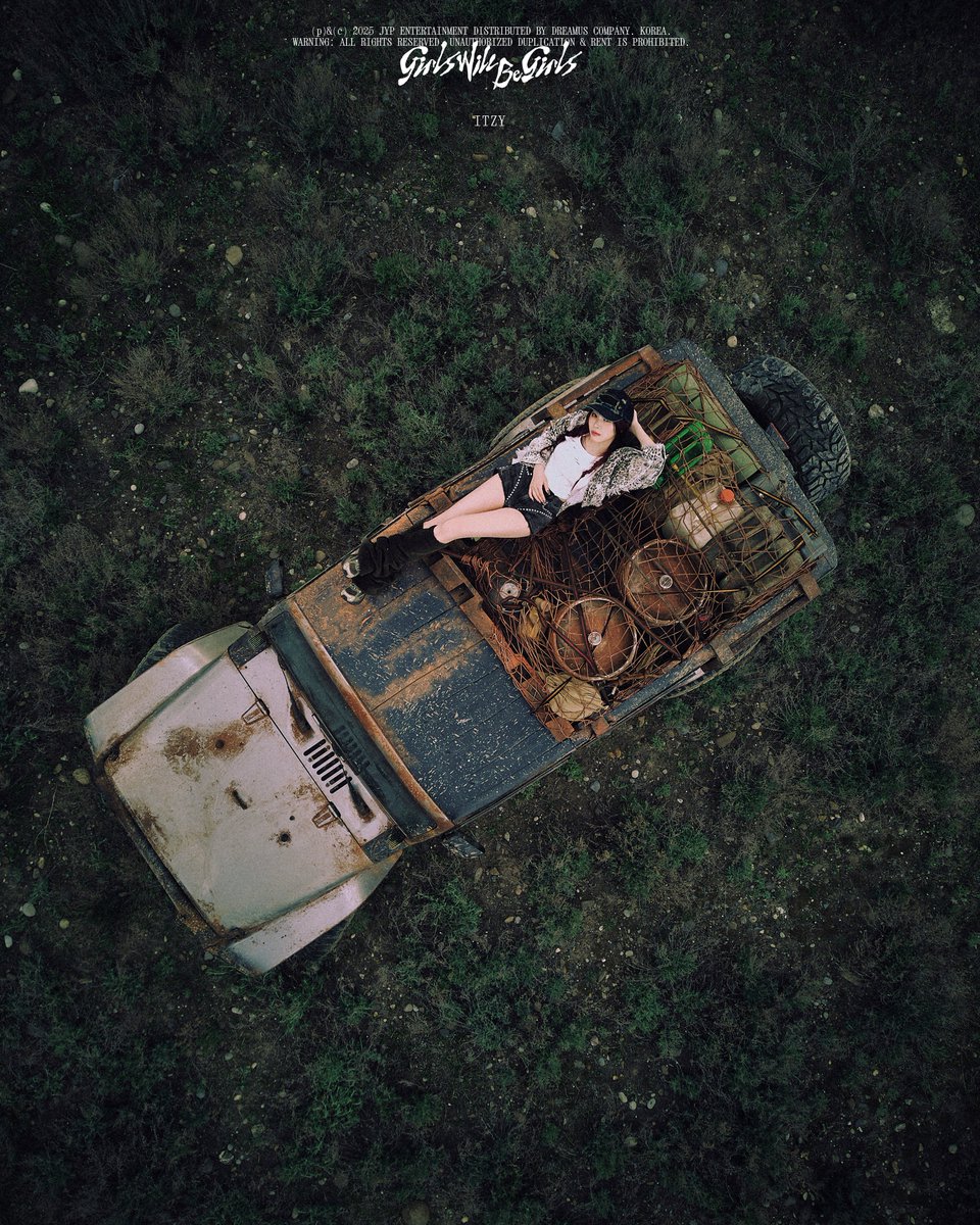 ryuejinr's tweet photo. Sometimes the most beautiful stories bloom in the wasteland. Standing strong where the world stood still, turning decay into art. https://t.co/mnvz4winhW