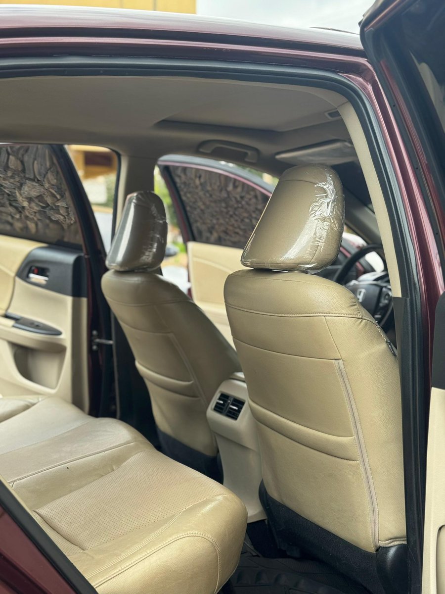 ahmerdrufae's tweet image. EXTREMELY CLEAN HONDA ACCORD
Original Duty ✅
2017 Model
Automatic Transmission
Very sound engine
Ac chilling 🥶
Very clean interior
14M only
Everything blessed
Location Kaduna 📍