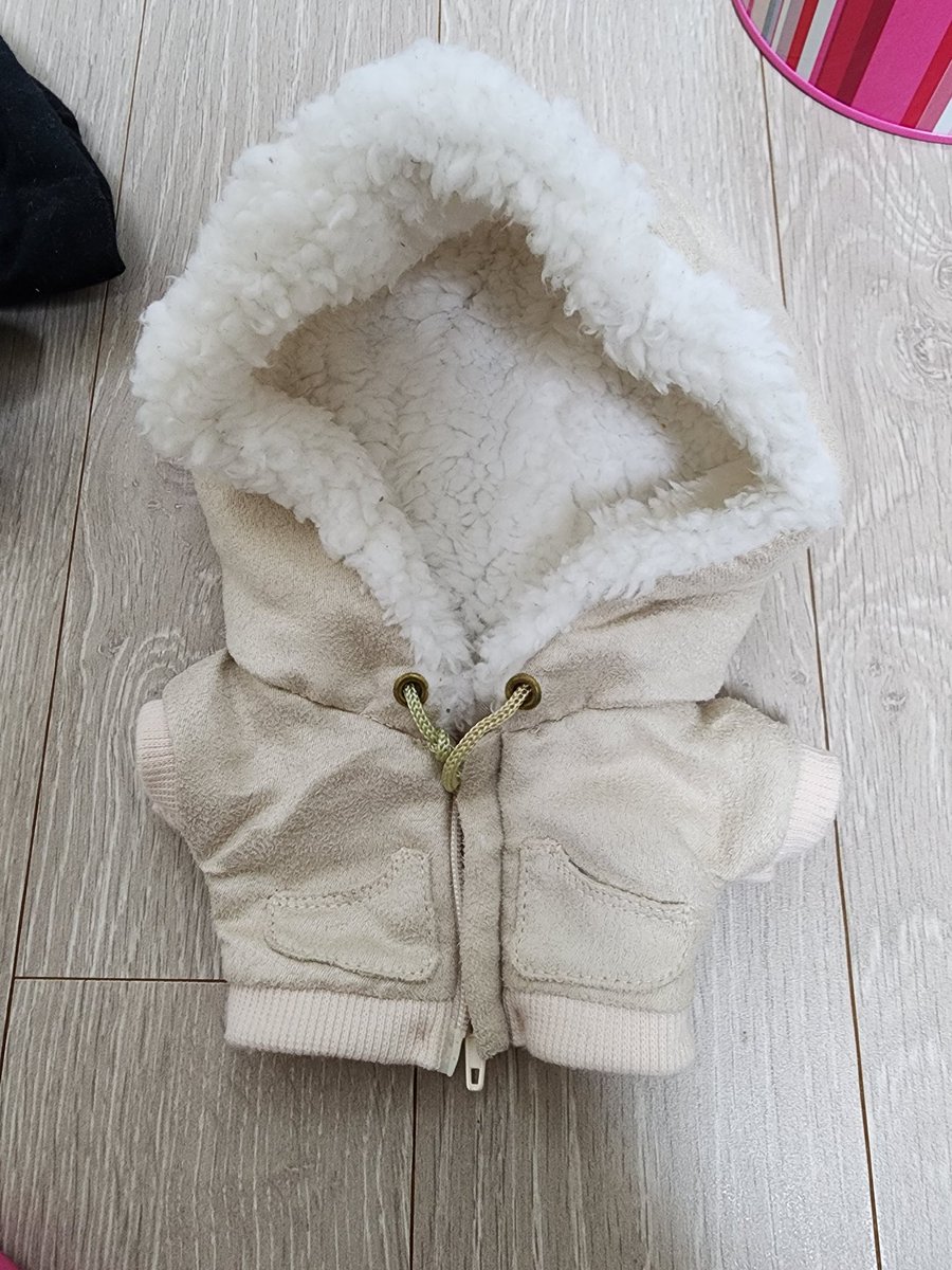 qwe0114_'s tweet photo. 베베비포 옷 일괄 1만 2천원에 팝니다!(반택포)
마지막 후드집업은 덤으로 드릴게용
20cm 솜인형 옷입니다

#B1A4 #베베비포 #솜인형 #인형옷장 #신우 #산들 #공찬 https://t.co/mfEhAqpO7F