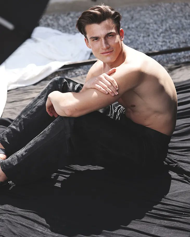 Matija Bogicevic captured by Maurizio Montani for MMSCENE PORTRAITS Exclusive: malemodelscene.net/portraits/mati…
