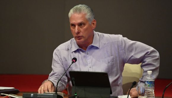 Cubadebate (@cubadebatecu) on Twitter photo El presidente <a href="/DiazCanelB/">Miguel Díaz-Canel Bermúdez</a> y el Ministro de Relaciones Exteriores, <a href="/BrunoRguezP/">Bruno Rodríguez P</a>, coinciden en señalar la necesidad de fortalecer el multilateralismo, rechazar la política de bloques y fomentar un orden internacional basado en la justicia
cubadebate.cu/noticias/2025/… El presidente <a href="/DiazCanelB/">Miguel Díaz-Canel Bermúdez</a> y el Ministro de Relaciones Exteriores, <a href="/BrunoRguezP/">Bruno Rodríguez P</a>, coinciden en señalar la necesidad de fortalecer el multilateralismo, rechazar la política de bloques y fomentar un orden internacional basado en la justicia
cubadebate.cu/noticias/2025/…