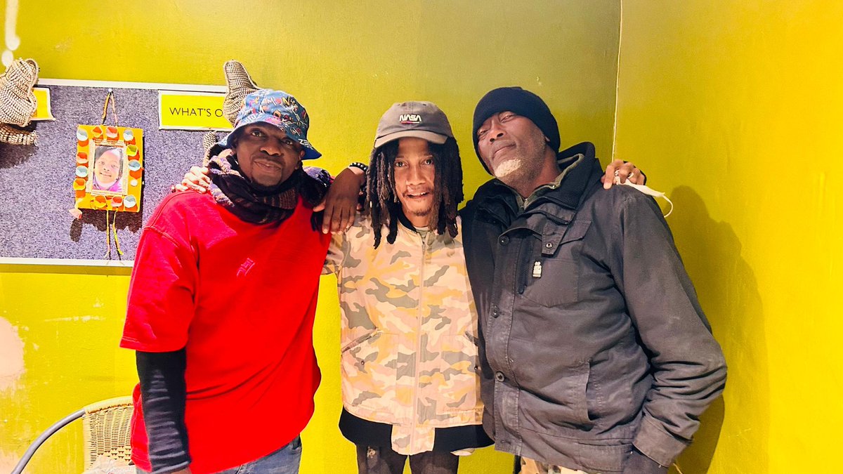 ZeusDeuceAfrika's tweet photo. Nostalgic couple of weeks after destiny took me back to legendary #Kwaito #House #HipHop Production & Performance maestro David "Skizo" Molosi's iconic #TraxStudios where I recorded my 1st recorded group & solo songs! His son Troy cooks too! #3rdMind + #KebZeusSamba ๐ฟ๐ฟ*loading* https://t.co/bV2HI91HkO