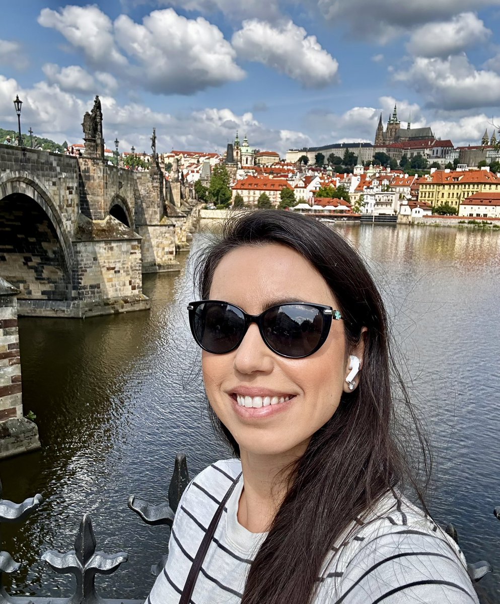 thaiscoutinhoCV's tweet image. Red roofs, stone bridges, and a sky that knows how to show off! 🇨🇿 Here to speak at @EACTS #AorticForum , but soaking up Prague before immersing in all things #Aorta for 3 days. ❤️