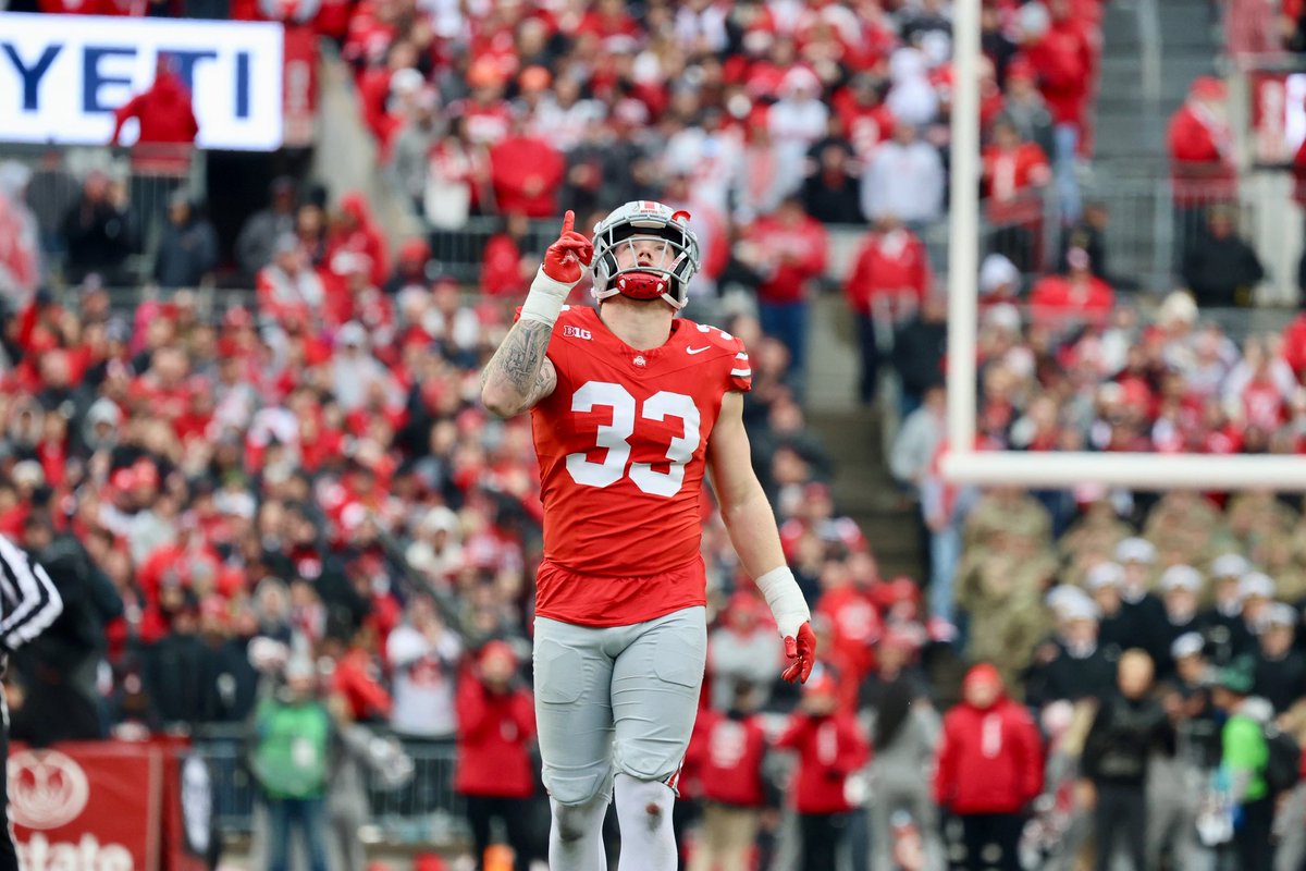 Rashad_Streets's tweet image. After a great conversation with @R2X_Rushmen1, I’m blessed to receive an offer from @OhioStateFB #GoBucks
@ryandaytime @CoachDubb_Drick @CoachM_Patrick @MarshallLaymarr @LoneWolfEra @misterbransome @CaryCoaching101 @MillbrookSports @MBrookFootball @RecruitTheBrook