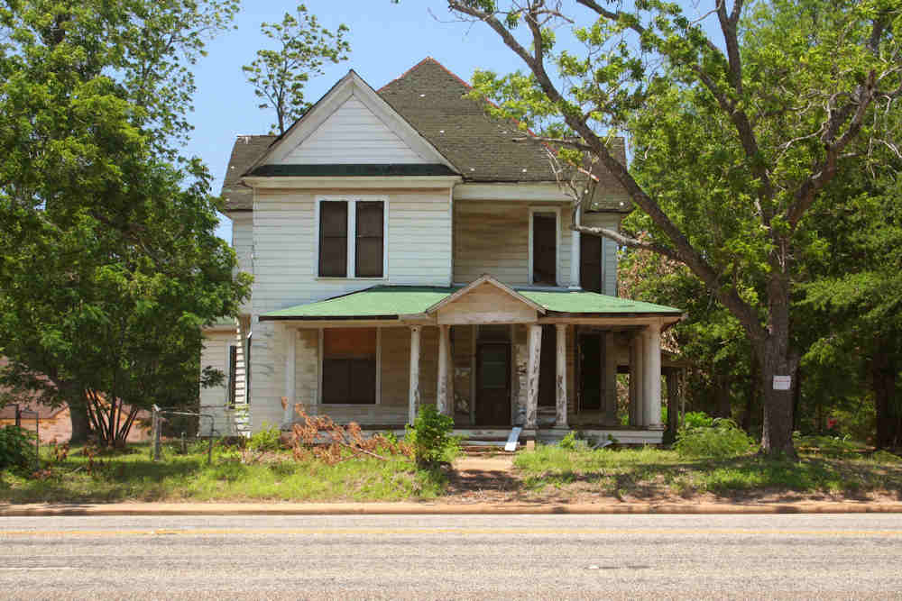 Nearly 15 Million Homes Are Vacant in the U.S. — Here's Where Most Are [New LendingTree Study]

Home vacancy rates reveal more than just empty houses — they offer a window into the overall health of the housing market. High vacancy rates can indicate oversupply or declining