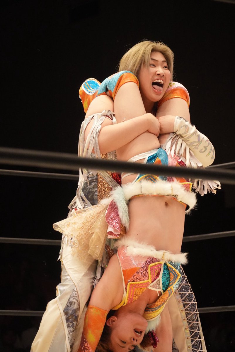 ６月１８日　灼熱

後楽園大会
ありがとうございました♪

対抗戦でした！
マリーゴールド勝ちました。
匠との久々の対戦。ワクワクしました。
GHCのベルト、私も狙ってるからね

まだ公式から写真が来てないので
写真お借りしました。