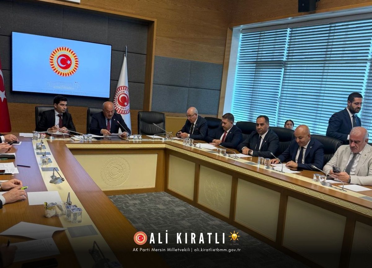 📍TBMM

TBMM Kamu İktisadi Teşebbüsleri Komisyonu olarak, Başkanlık Divanı üye seçimlerine katılarak oyumuzu kullandık.

Komisyon Başkanlığına yeniden seçilen Sayın Mustafa Savaş, Divan üyelerini ve komisyonda yer alan tüm Milletvekillerimizi tebrik ediyorum.