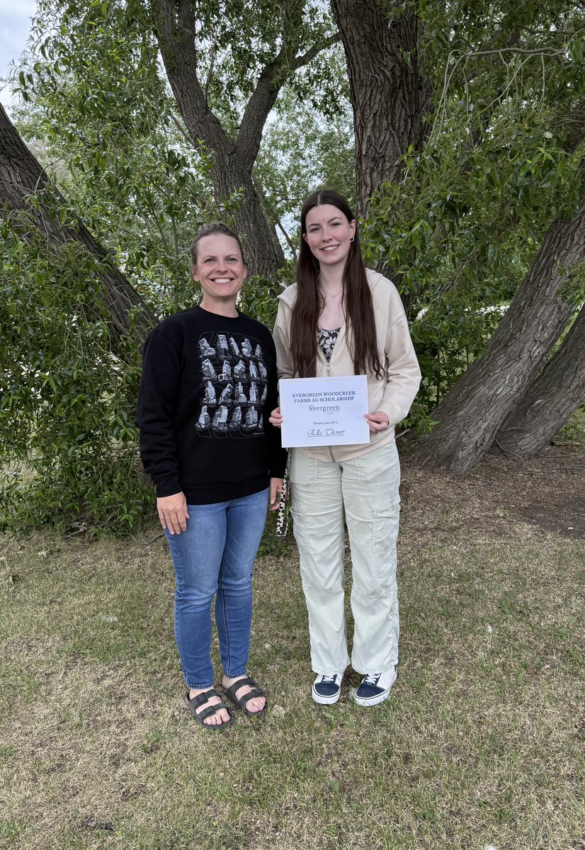 In honour of our dad, we’re proud to award the 1st-ever Evergreen Woodcreek Farms Scholarship to Ella Thorner 🌾

Ella heads to @usaskAgBio this fall, and her passion for ag &amp; community embodies everything this award stands for. 

Congrats, Ella. Our dad would be so proud 💚🌾