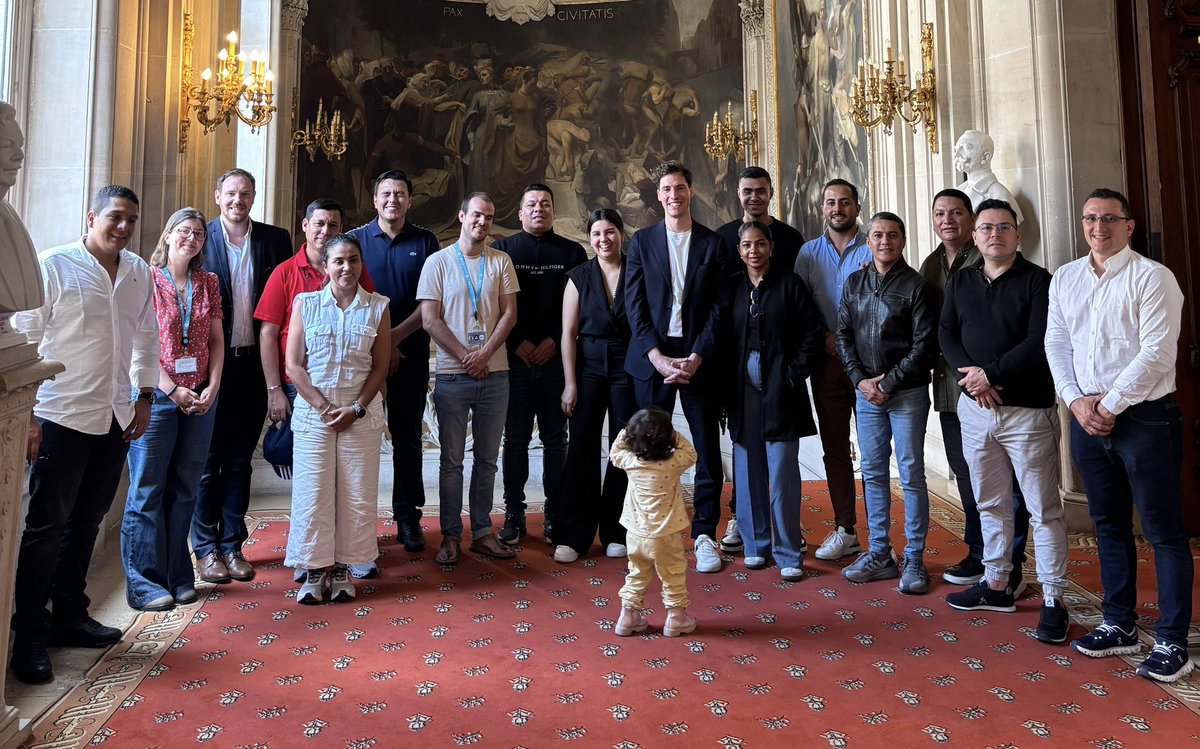 Today, I had the pleasure of welcoming a delegation of Colombian mayors to discuss urban climate solutions for the cities of the future. 

#columbia #bogota <a href="/Bogota/">Alcaldía de Bogotá</a>